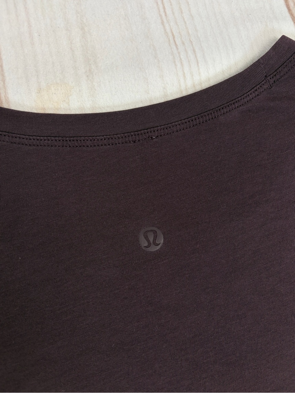 Lululemon Cates Crop Tee Short Sleeve Cropped Crew Black Cherry Sz 8 - Picture 9 of 11